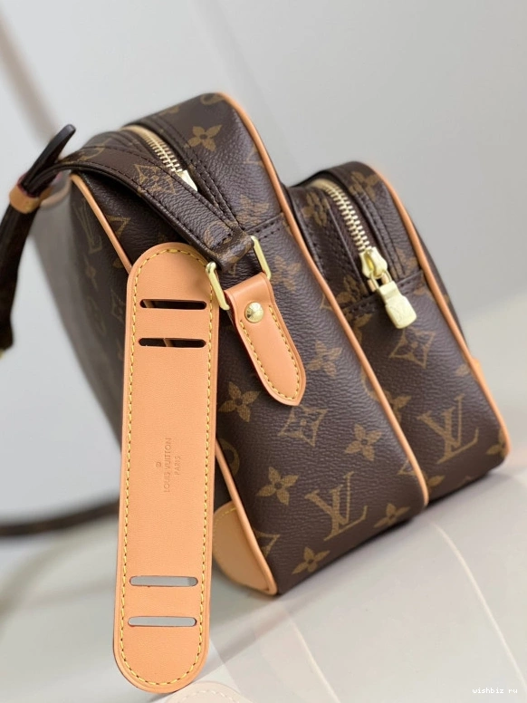 WIS MESSENGER LOUIS VUITTON 1016